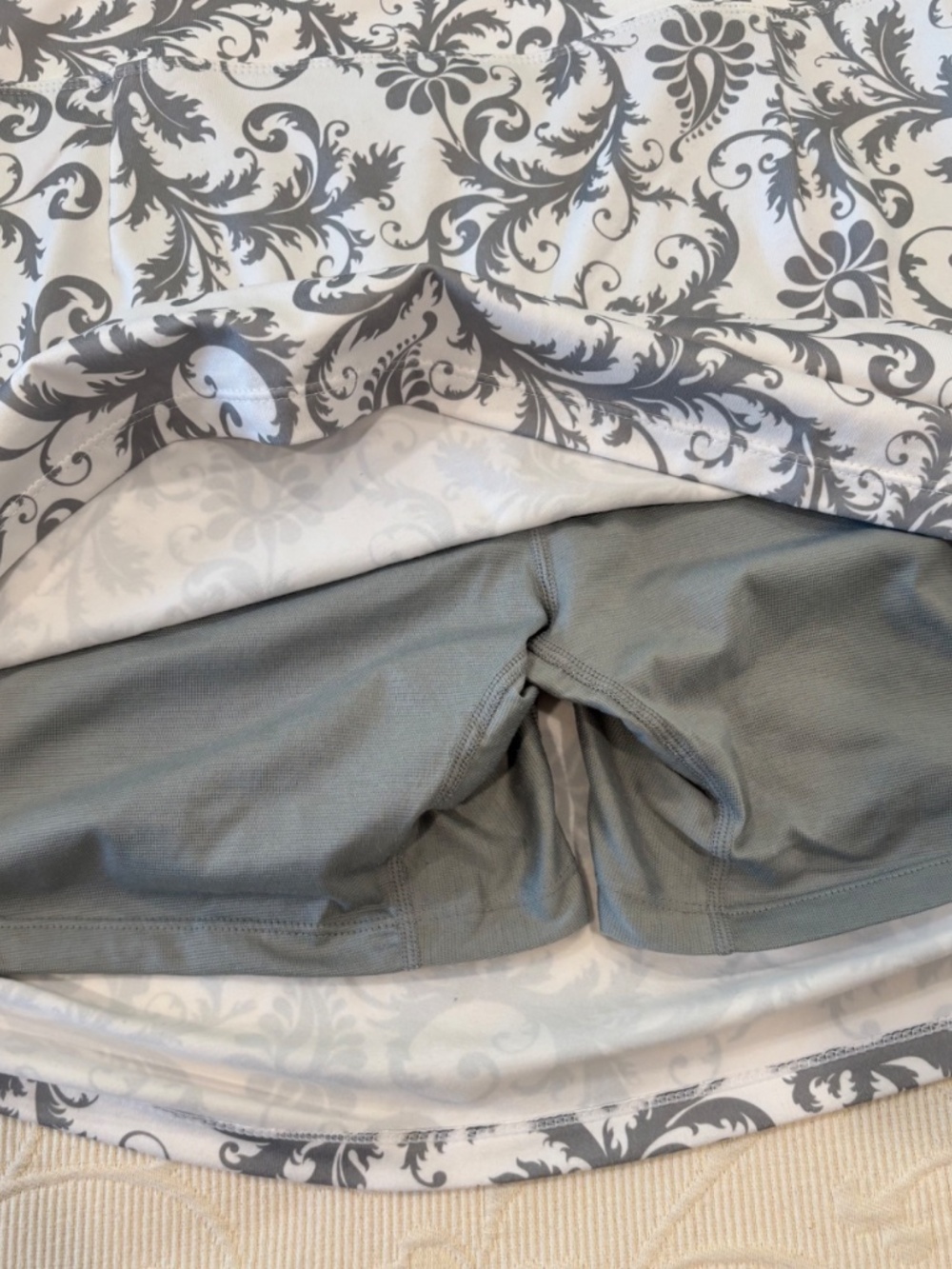 NWOT - Seg'ments Luxe Grey White Damask Floral Athletic Golf Tennis Skort XXL - Picture 3 of 3